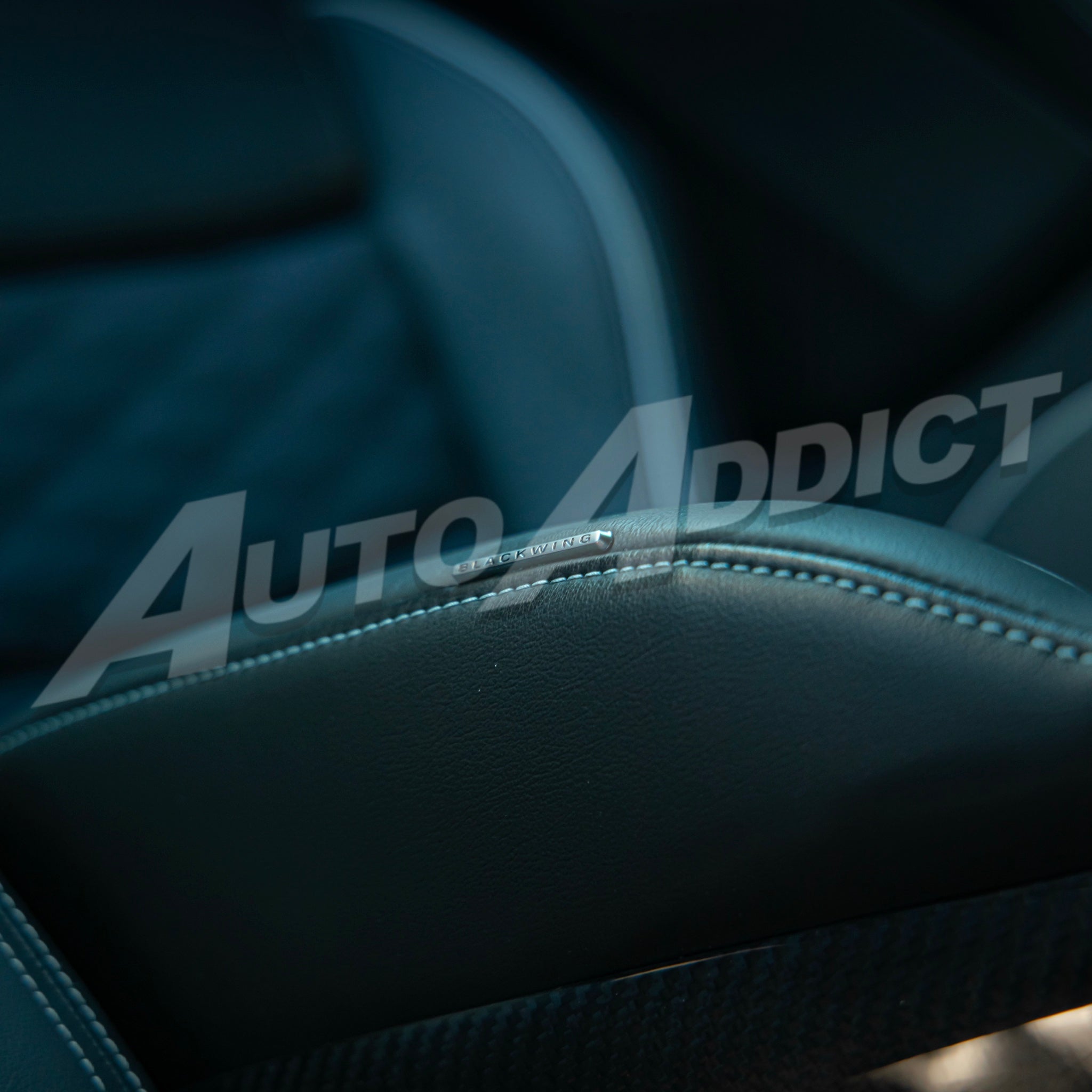 Cadillac CT5-V Blackwing Pre-Preg Carbon Fiber V-Shaped Accented Front Seats (Pair)